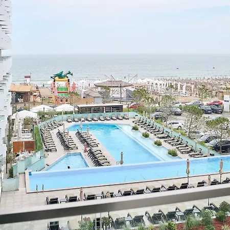 Aquawaves - Infinity Pool & Năvodari