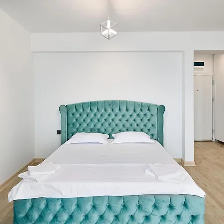 Aquawaves - Infinity Pool &