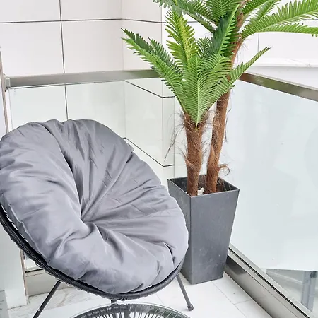 Aquawaves - Infinity Pool & Apartamento Năvodari