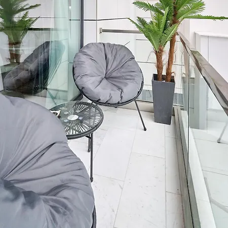 Aquawaves - Infinity Pool &