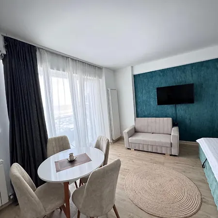 Aquawaves - Infinity Pool & Năvodari