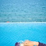 Aquawaves - Infinity Pool & *