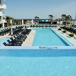 Aquawaves - Infinity Pool & Апартаменты