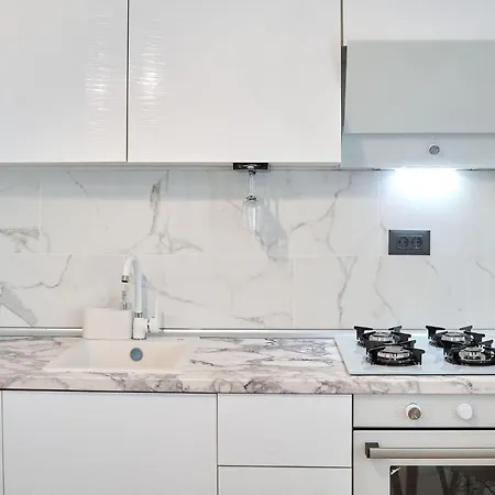 Aquawaves - Infinity Pool &