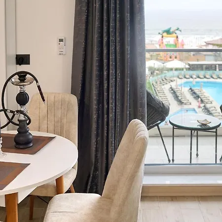 Aquawaves - Infinity Pool & * ナボダリ