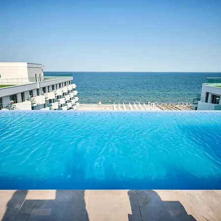 Апартаменты Aquawaves - Infinity Pool & Нэводари