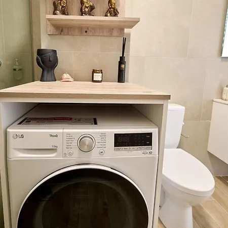 Aquawaves - Infinity Pool & アパート ナボダリ