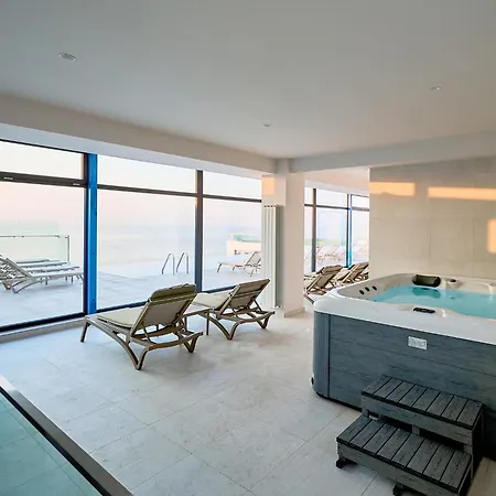 Apartment Aquawaves In Infinity Pool &